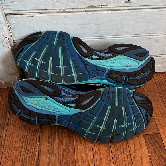 Men’s Saucony Guide Running Sneakers - Picture 8 of 10